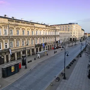 Tiffi Old Town Varšava
