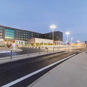 华沙机场万怡酒店 华沙