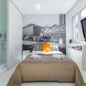 Rent Like - Aleja Wyzwolenia 14a 华沙